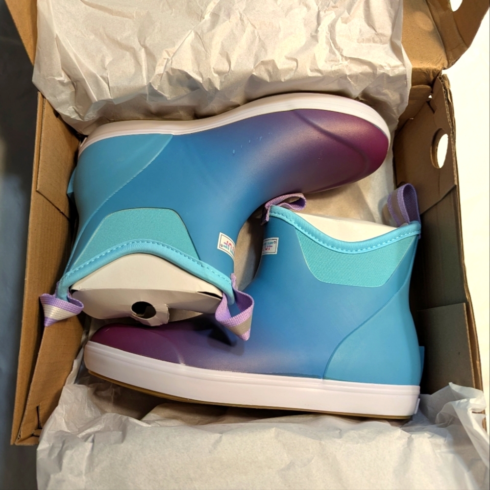 Xtratuf Women's Ankle Deck Boots Size 8